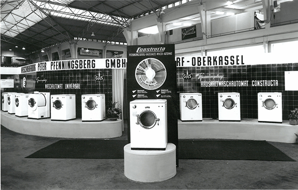 Altes Foto der Constructa - die erste vollautomatische Waschmaschine Deutschlands 