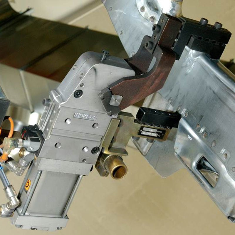 Pneumatikspanner für die Großserienfertigung im Karosseriebau der Automobilindustrie  