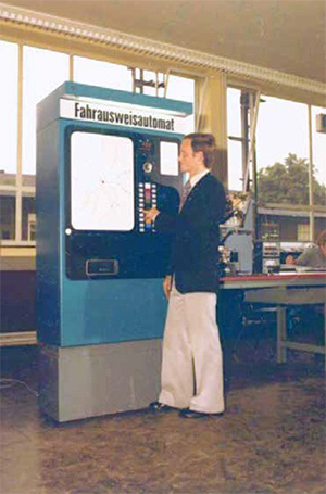 Alter Ticketautomat mit Münzzwischenkasse