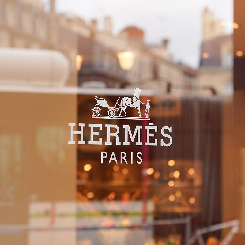 Store der Luxusmodemarke Hermes in Paris, Frankreich  